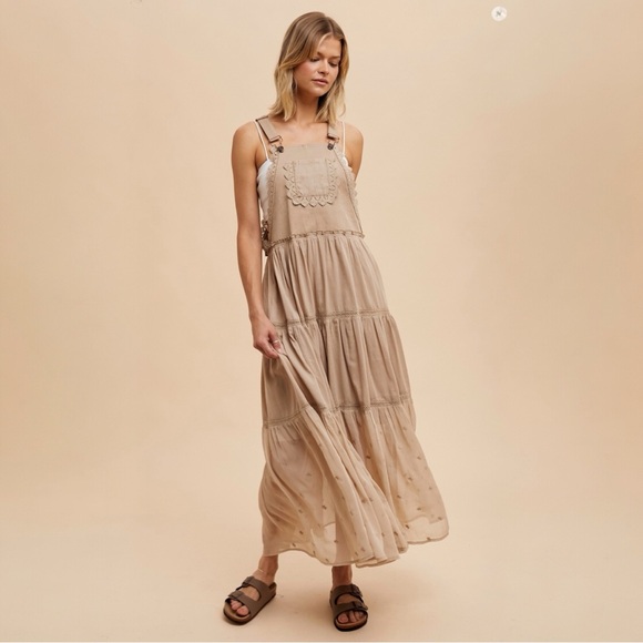 Boho maxi floral embroidered dress - Picture 1 of 3